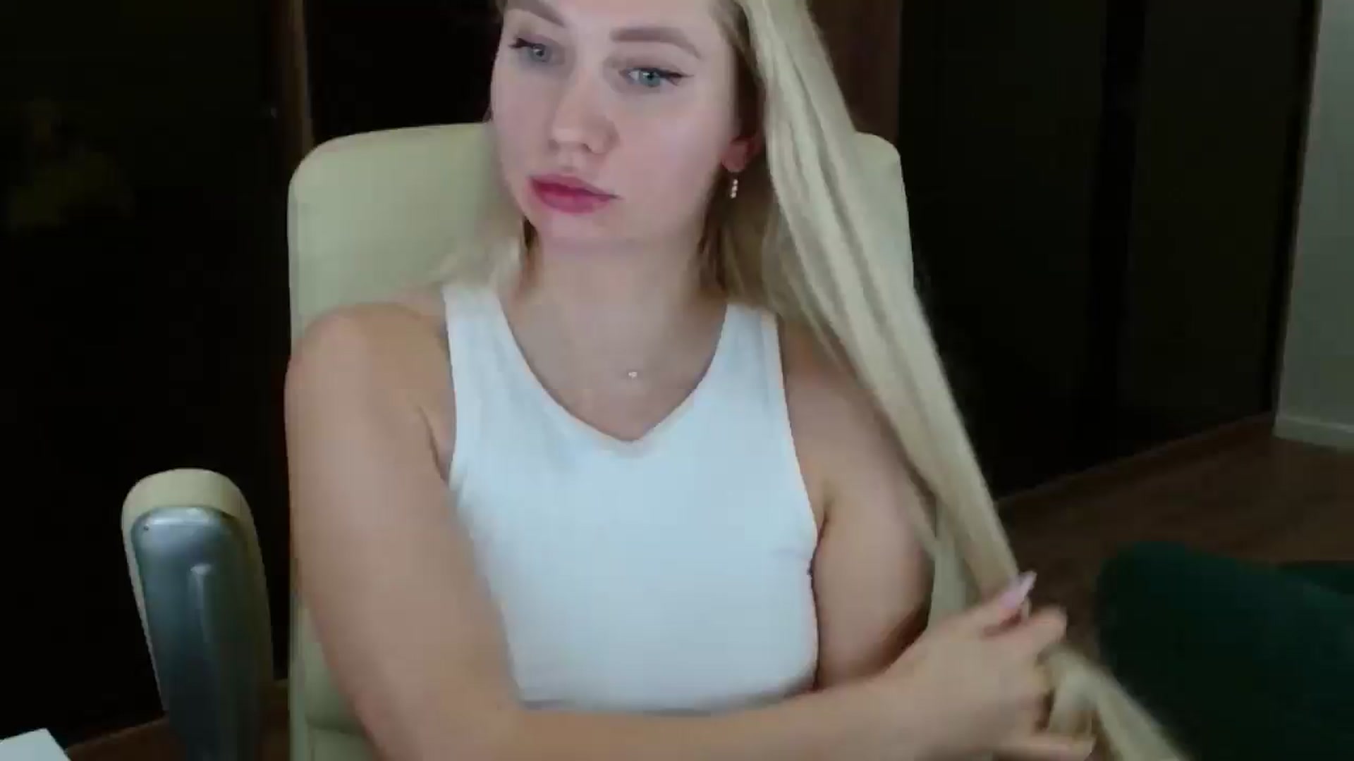 Gallery image thumbnail from Miss_Sylvia's myfreecams stream on, 11/17/2025, 19:26 image 14 of 20