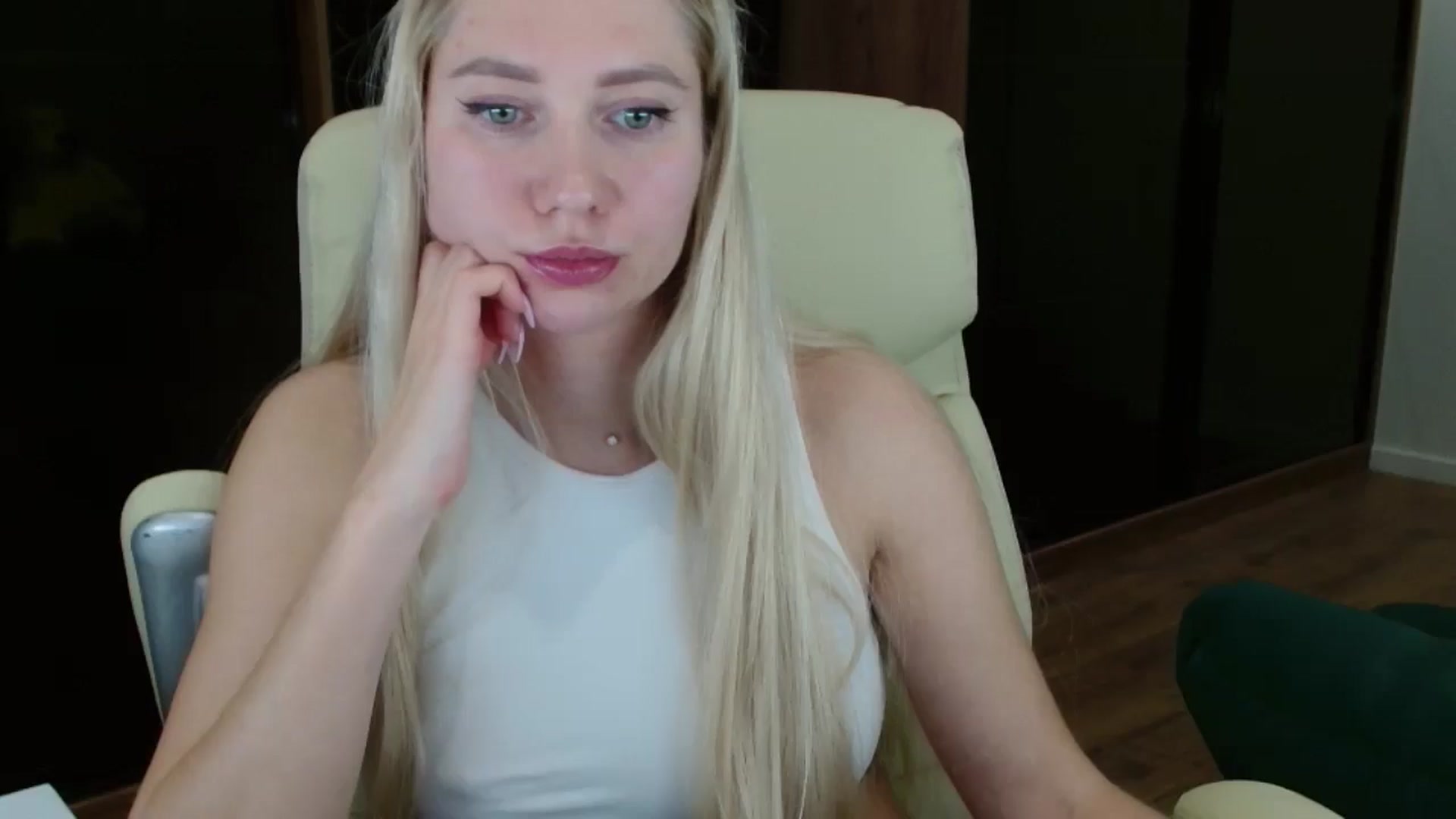 Gallery image thumbnail from Miss_Sylvia's myfreecams stream on, 11/17/2025, 19:26 image 7 of 20