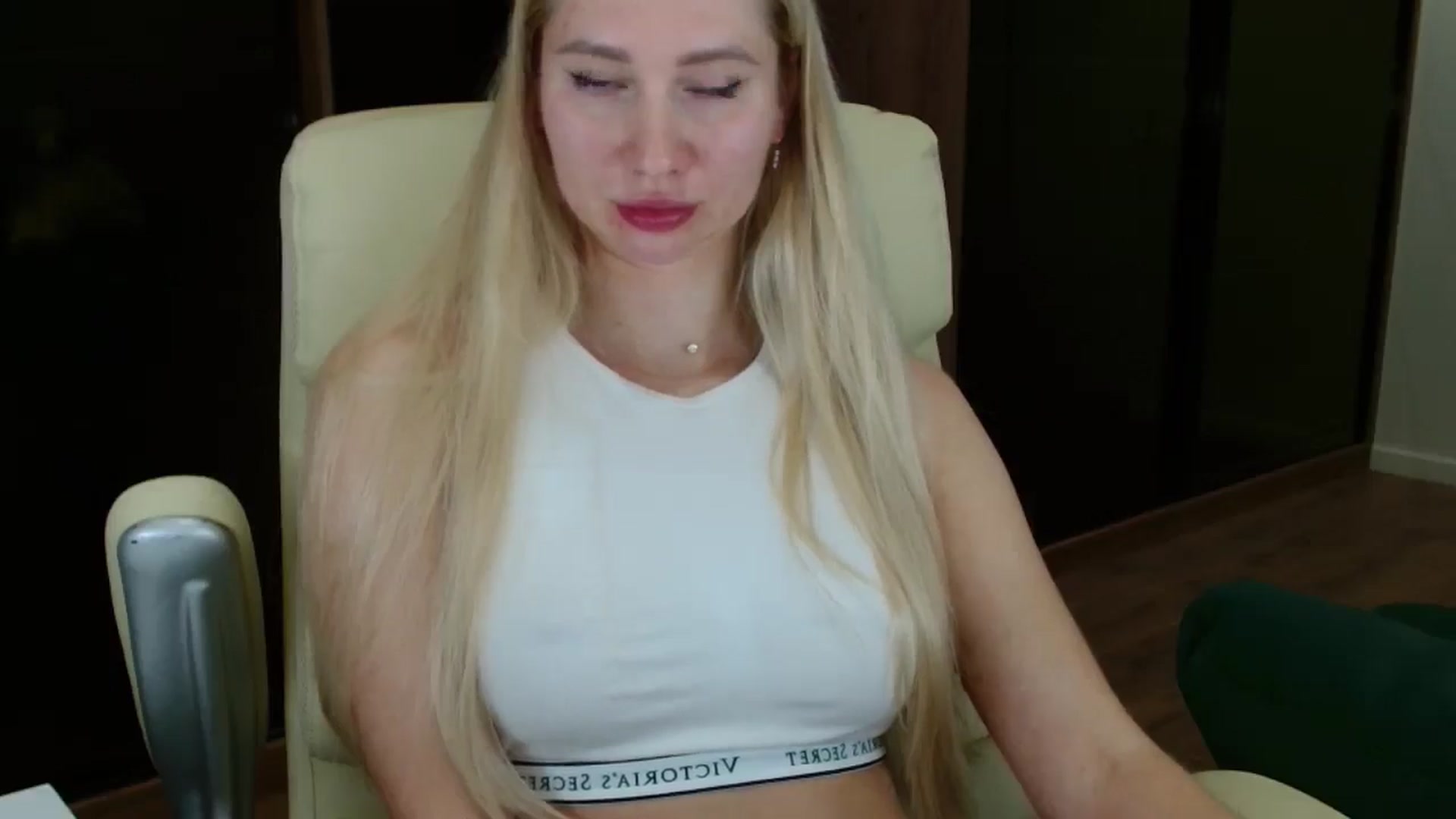 Gallery image thumbnail from Miss_Sylvia's myfreecams stream on, 11/17/2025, 19:26 image 2 of 20