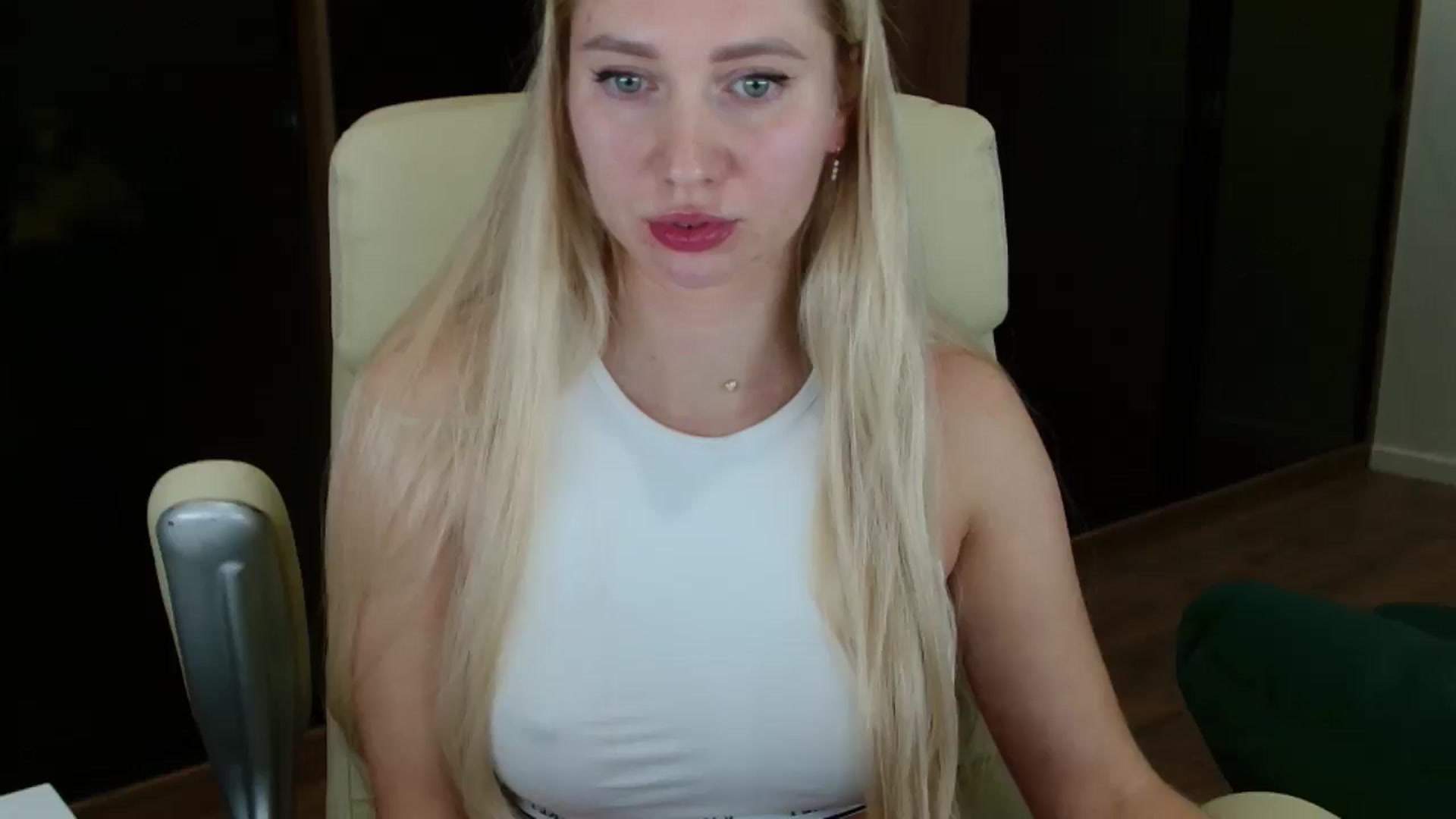 Gallery image thumbnail from Miss_Sylvia's myfreecams stream on, 11/17/2025, 19:26 image 1 of 20