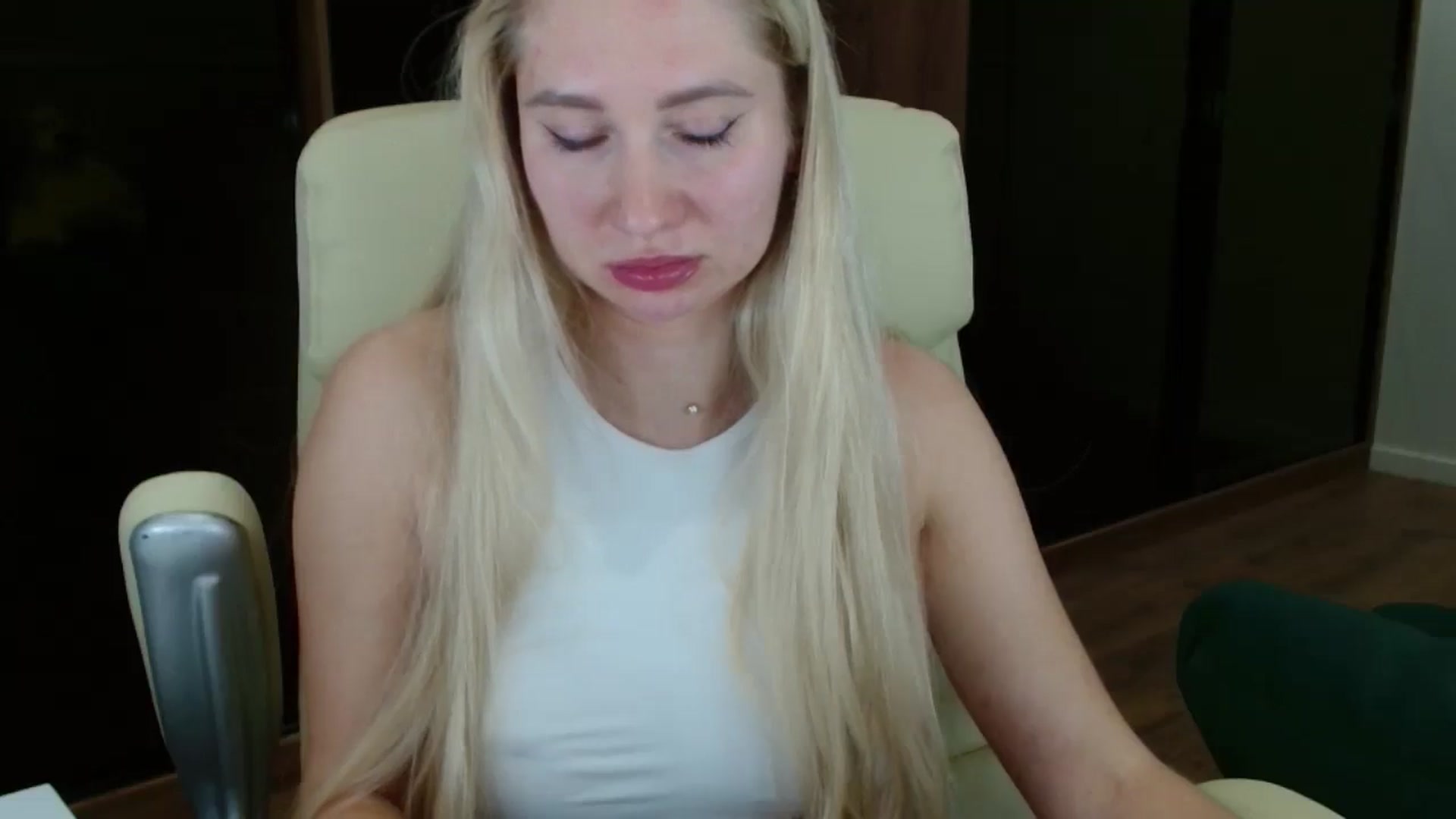 Gallery image thumbnail from Miss_Sylvia's myfreecams stream on, 11/17/2025, 19:26 image 4 of 20
