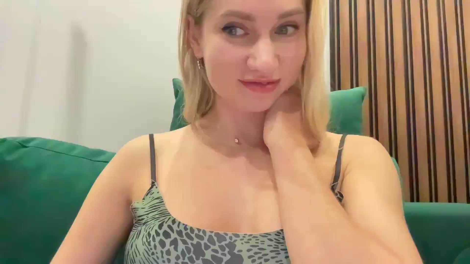 Gallery image thumbnail from Miss_Sylvia's myfreecams stream on, 11/18/2025, 21:17 image 20 of 20