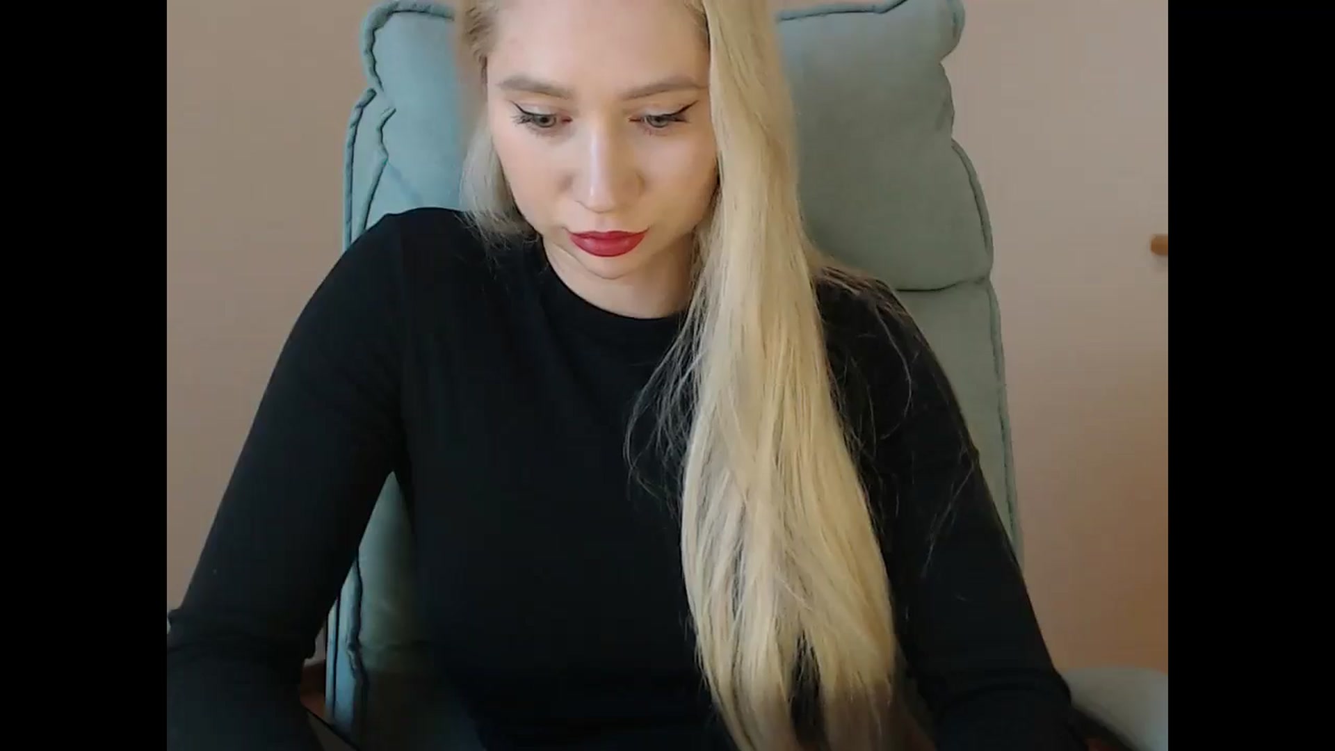 Gallery image thumbnail from Miss_Sylvia's myfreecams stream on, 11/19/2025, 19:56 image 4 of 20