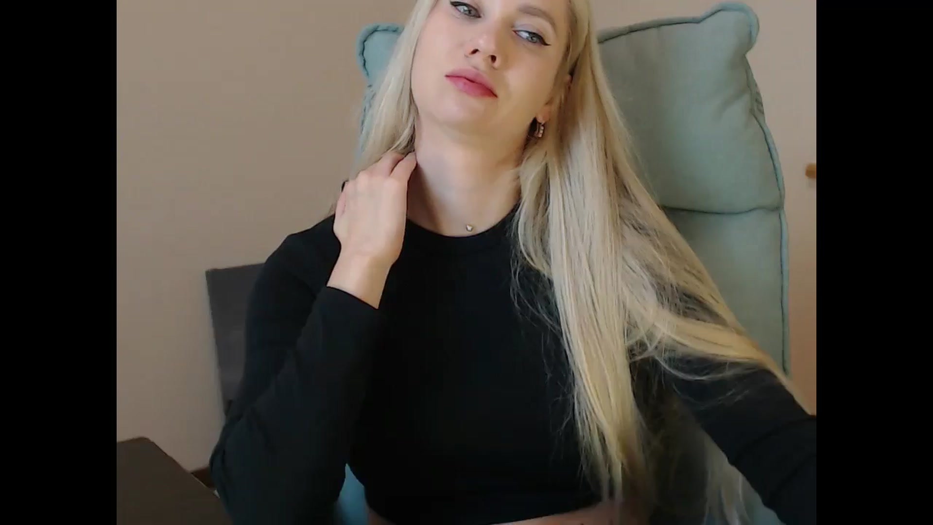 Gallery image thumbnail from Miss_Sylvia's myfreecams stream on, 11/19/2025, 19:56 image 19 of 20