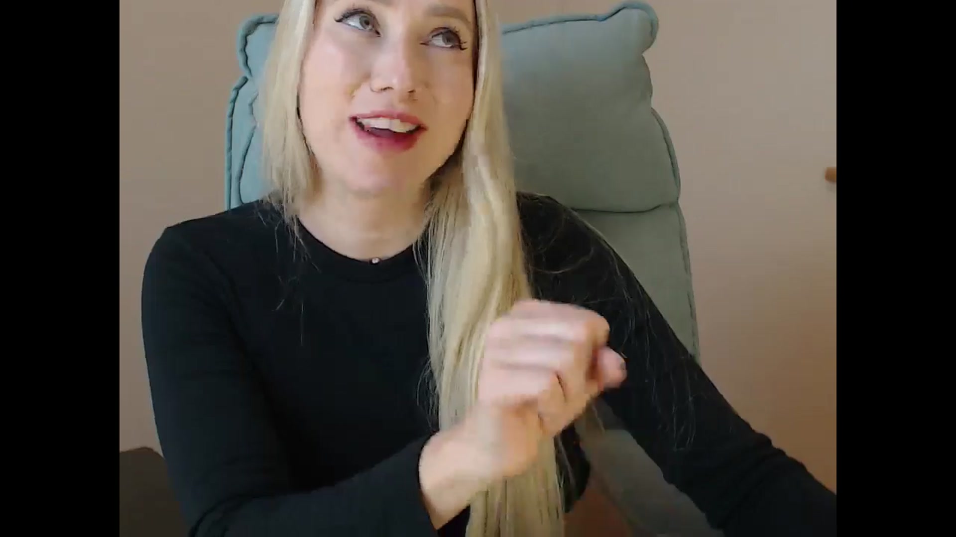 Gallery image thumbnail from Miss_Sylvia's myfreecams stream on, 11/19/2025, 19:56 image 14 of 20