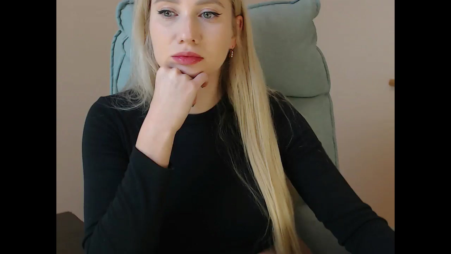 Gallery image thumbnail from Miss_Sylvia's myfreecams stream on, 11/19/2025, 19:56 image 6 of 20