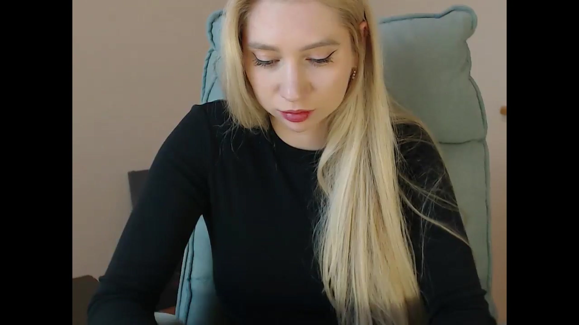 Gallery image thumbnail from Miss_Sylvia's myfreecams stream on, 11/19/2025, 20:54 image 4 of 20