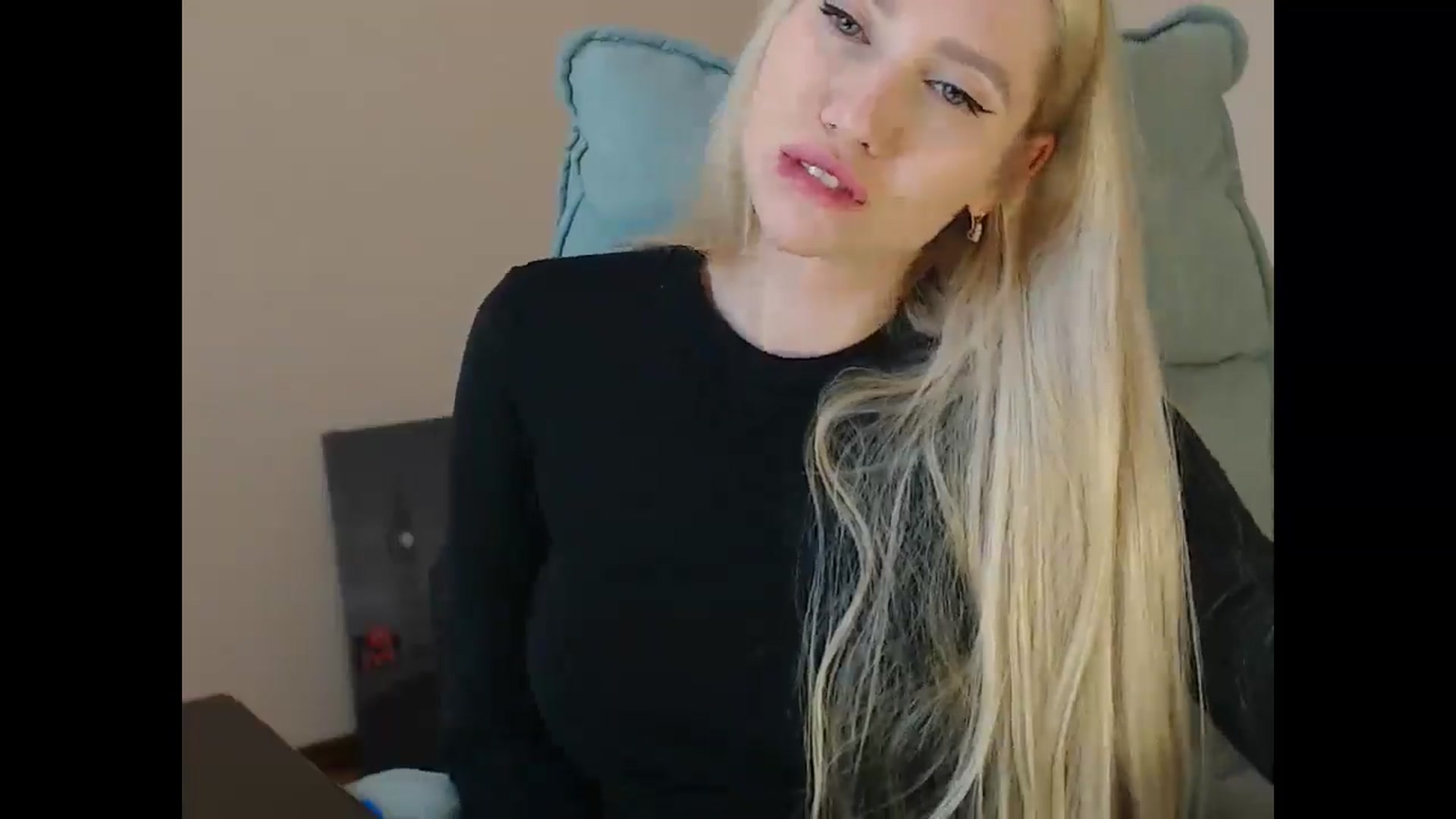 Gallery image thumbnail from Miss_Sylvia's myfreecams stream on, 11/19/2025, 20:54 image 7 of 20