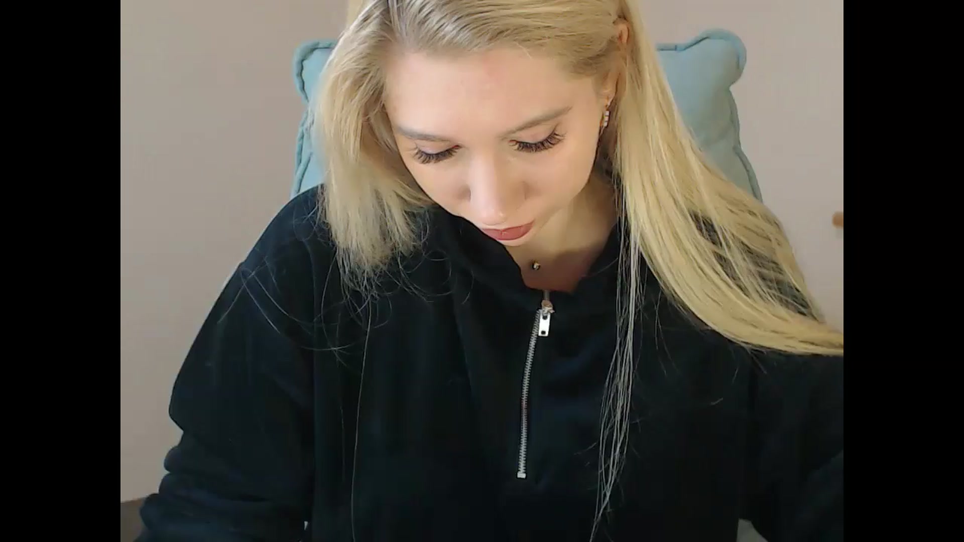Gallery image thumbnail from Miss_Sylvia's myfreecams stream on, 11/20/2025, 18:31 image 1 of 20