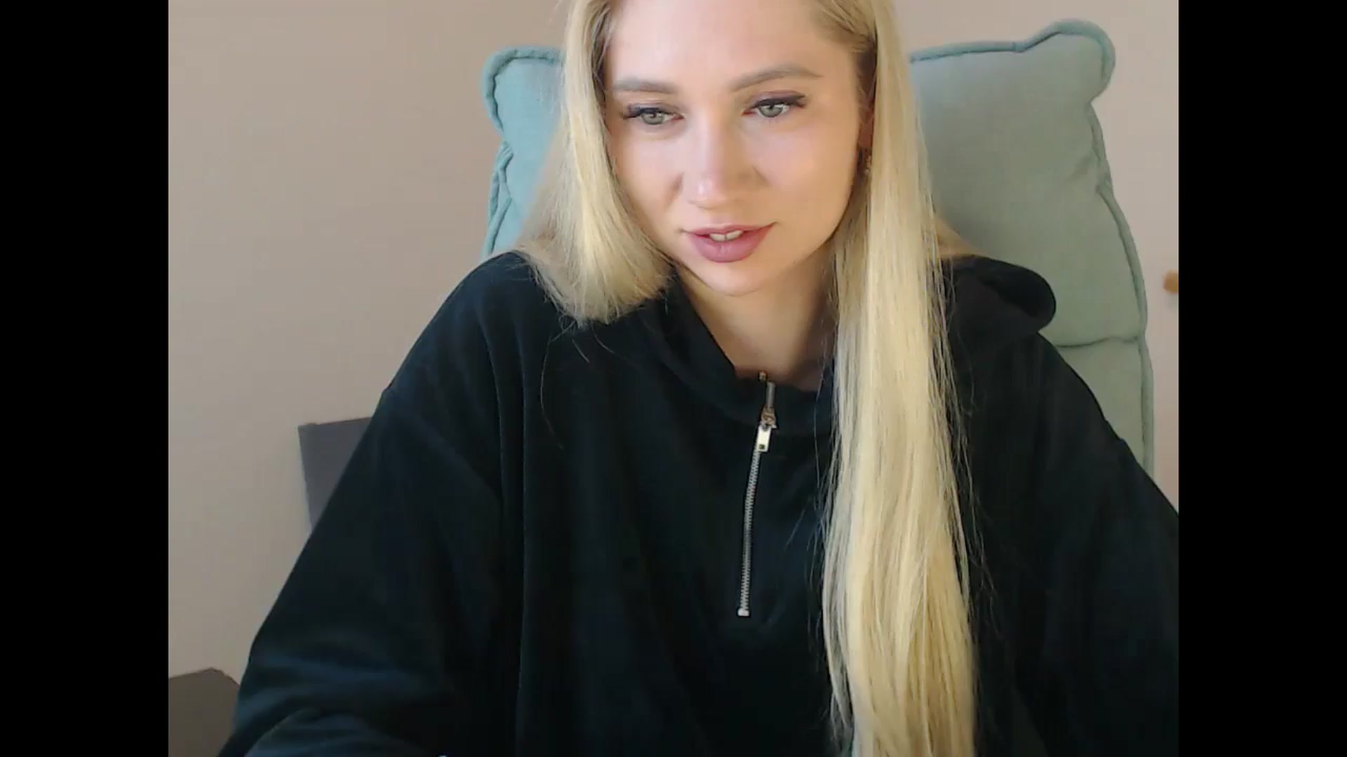 Gallery image thumbnail from Miss_Sylvia's myfreecams stream on, 11/20/2025, 18:31 image 9 of 20