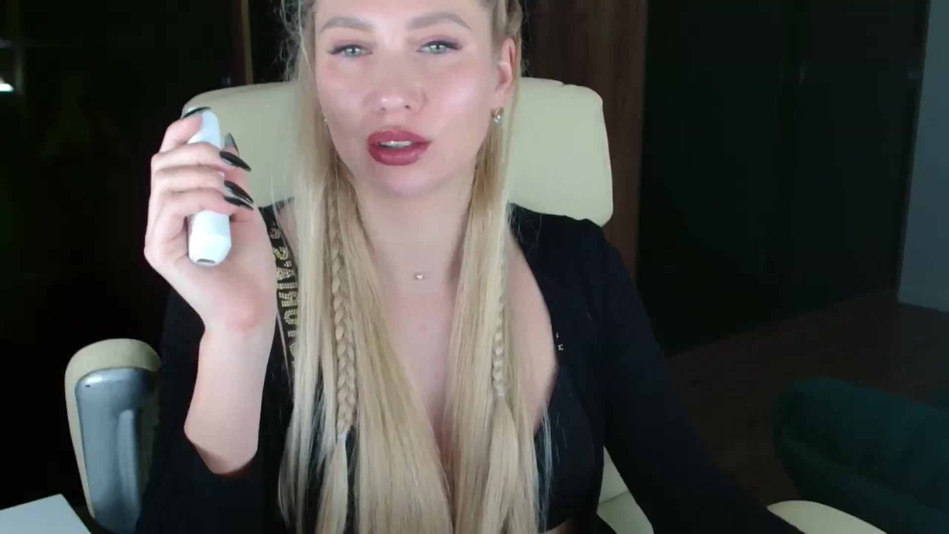 Gallery image thumbnail from Miss_Sylvia's myfreecams stream on, 11/23/2025, 22:34 image 16 of 20