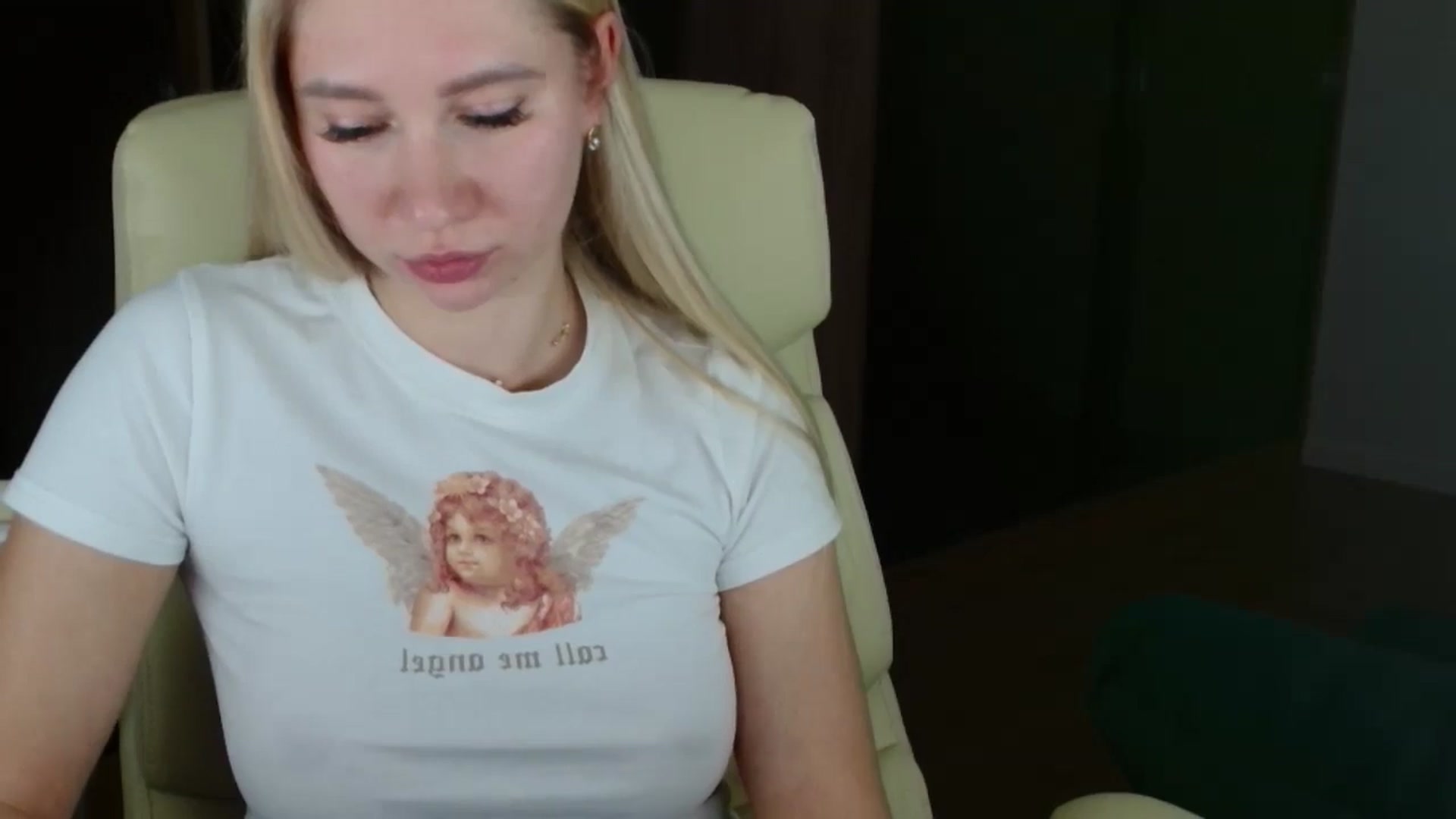 Gallery image thumbnail from Miss_Sylvia's myfreecams stream on, 11/24/2025, 17:32 image 19 of 20