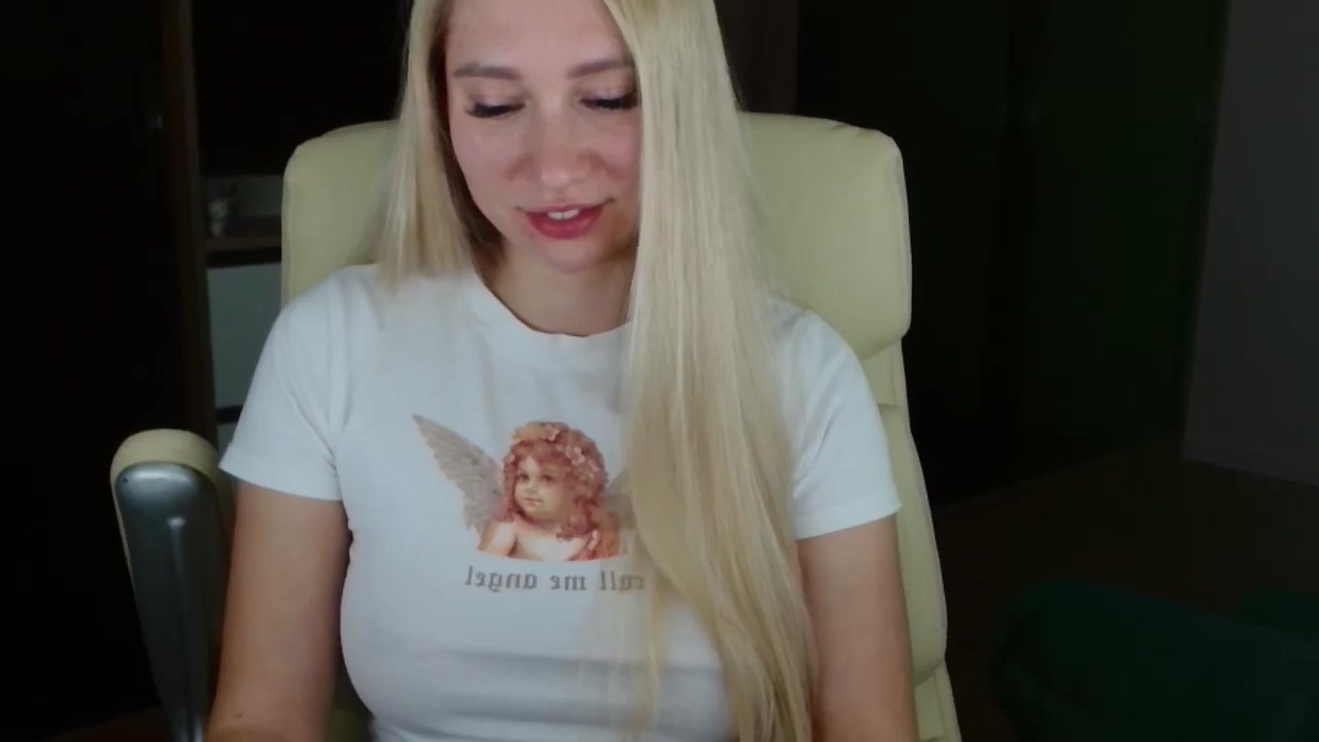 Gallery image thumbnail from Miss_Sylvia's myfreecams stream on, 11/24/2025, 17:32 image 10 of 20