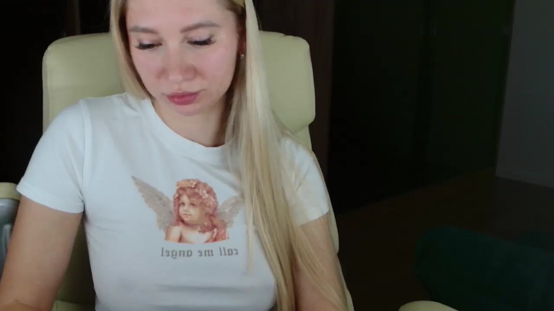 Gallery image thumbnail from Miss_Sylvia's myfreecams stream on, 11/24/2025, 17:32 image 18 of 20