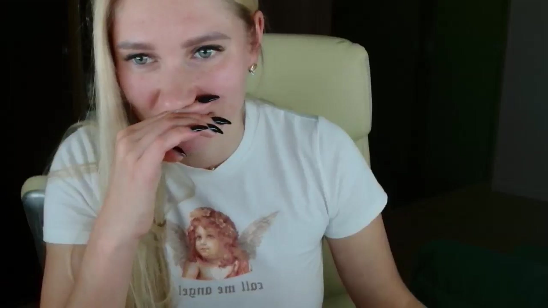 Gallery image thumbnail from Miss_Sylvia's myfreecams stream on, 11/24/2025, 17:32 image 15 of 20