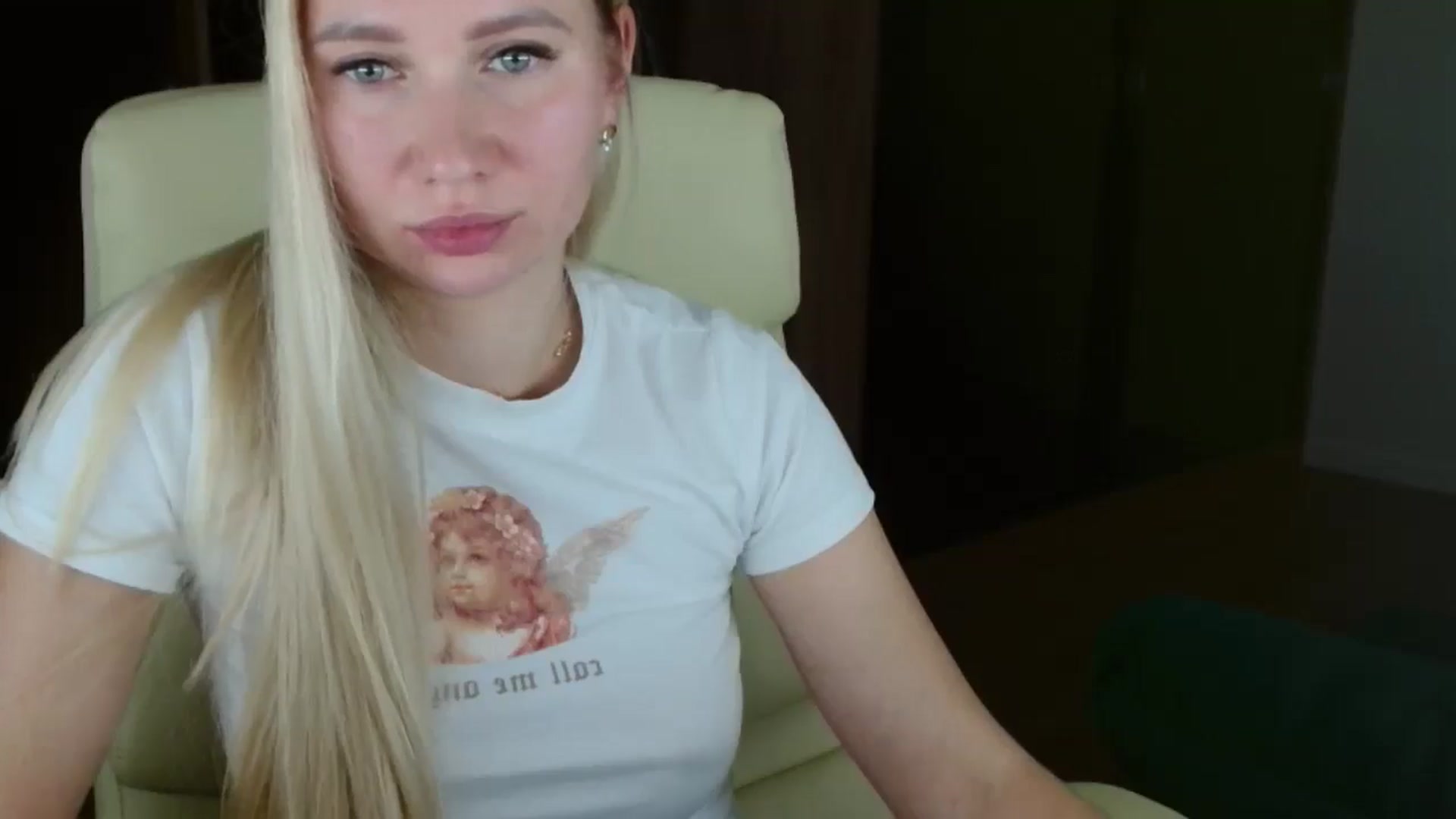Gallery image thumbnail from Miss_Sylvia's myfreecams stream on, 11/24/2025, 17:32 image 17 of 20