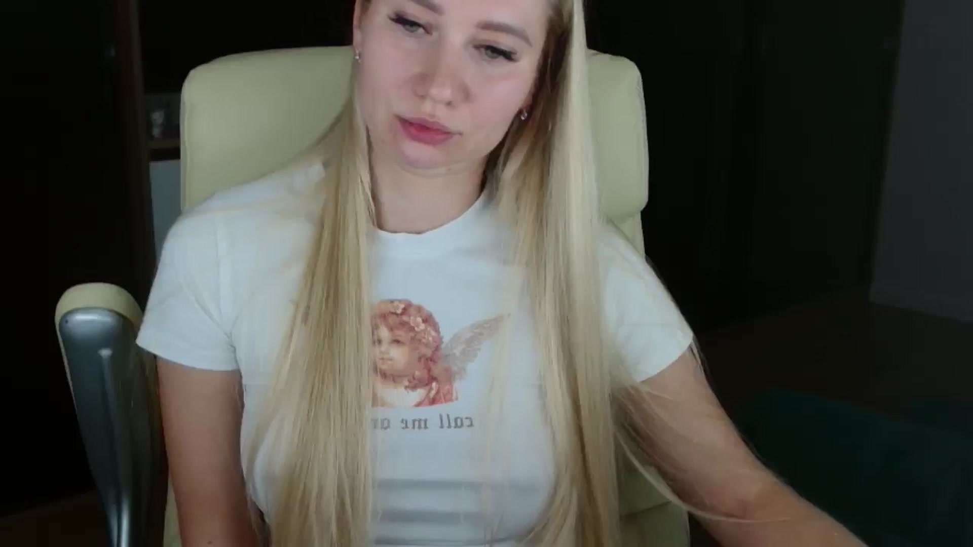 Gallery image thumbnail from Miss_Sylvia's myfreecams stream on, 11/24/2025, 19:07 image 7 of 20