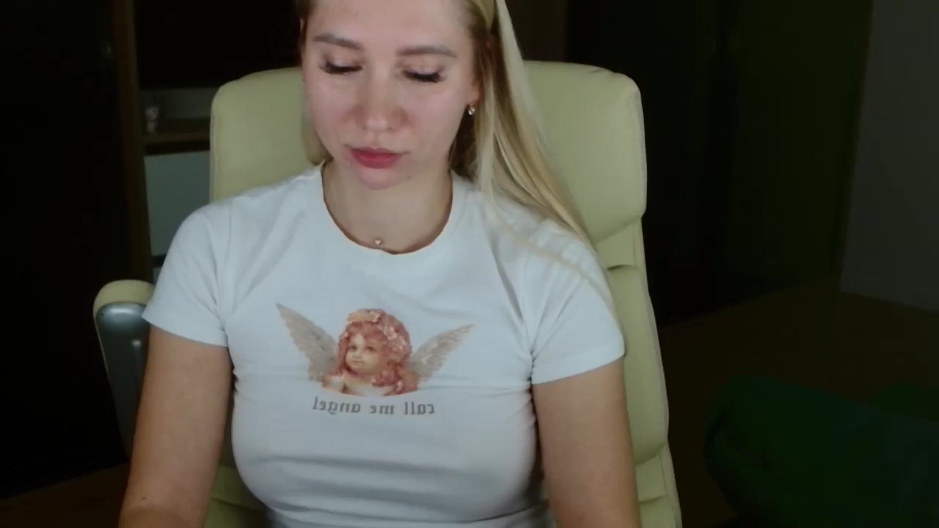 Gallery image thumbnail from Miss_Sylvia's myfreecams stream on, 11/24/2025, 19:07 image 10 of 20