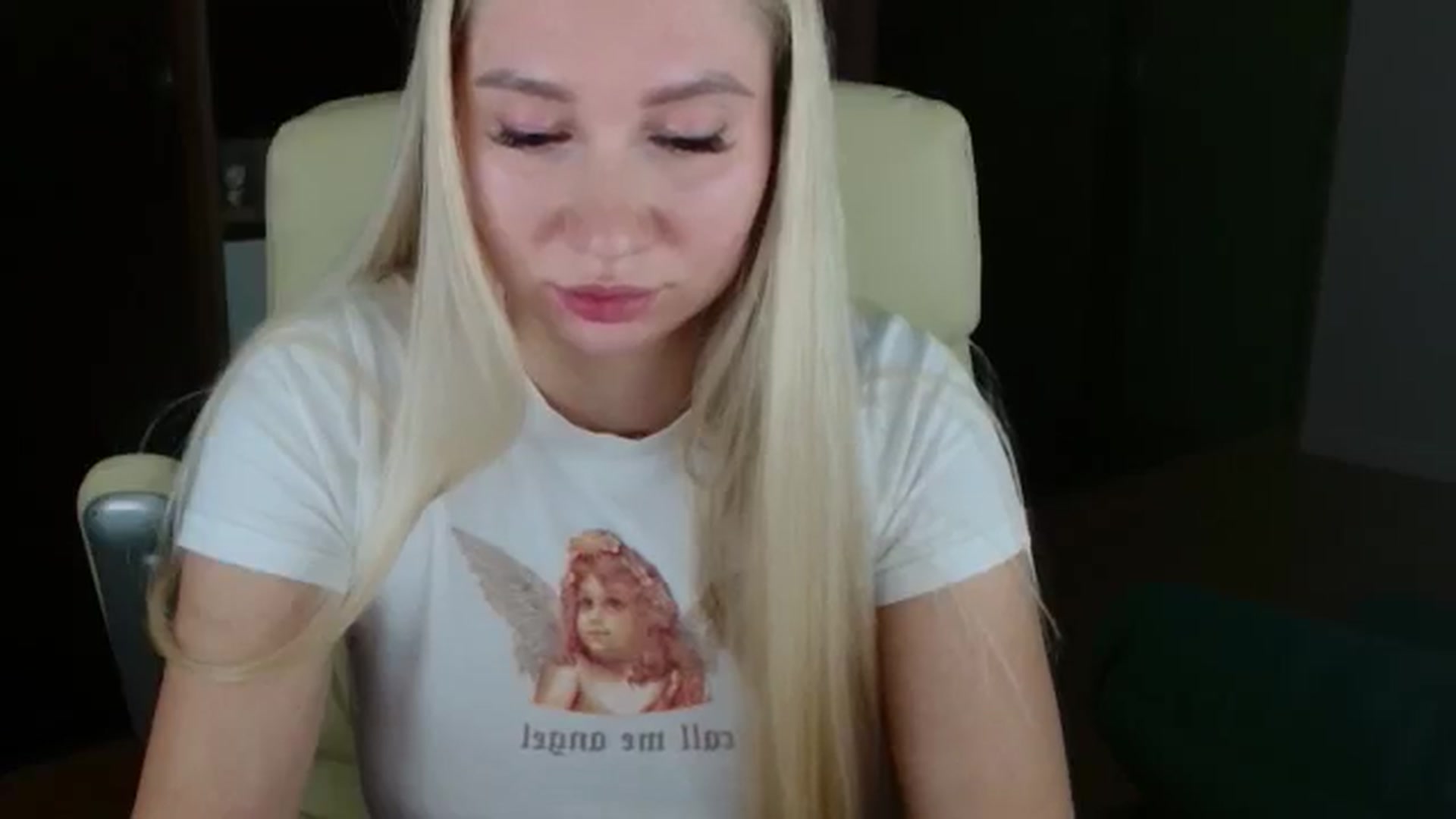 Gallery image thumbnail from Miss_Sylvia's myfreecams stream on, 11/24/2025, 19:07 image 16 of 20