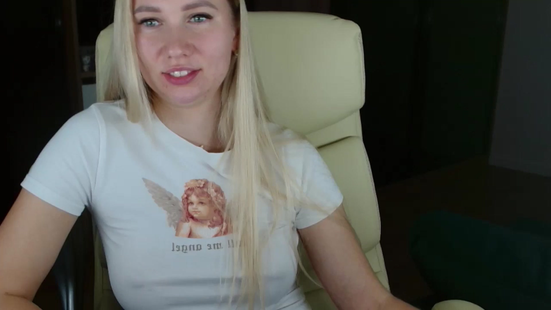 Gallery image thumbnail from Miss_Sylvia's myfreecams stream on, 11/24/2025, 19:50 image 14 of 20