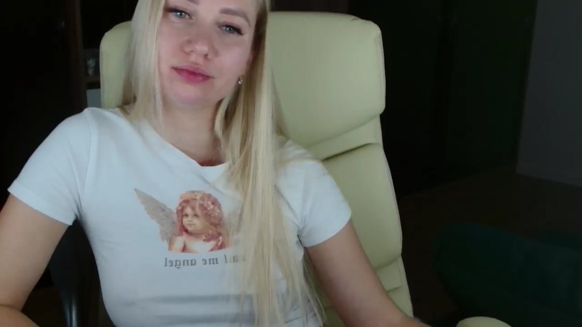 Gallery image thumbnail from Miss_Sylvia's myfreecams stream on, 11/24/2025, 19:50 image 17 of 20