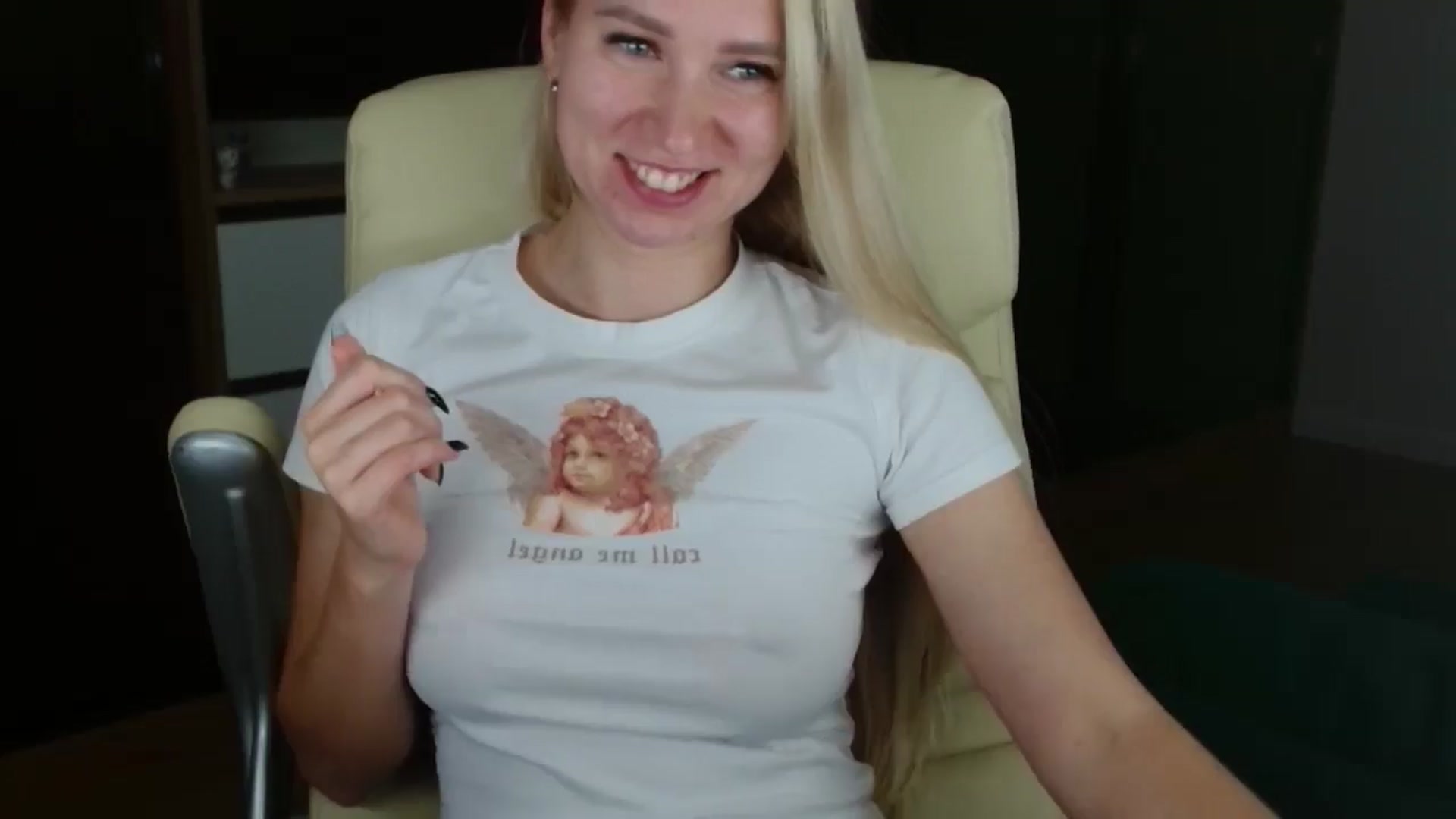 Gallery image thumbnail from Miss_Sylvia's myfreecams stream on, 11/24/2025, 19:50 image 9 of 20