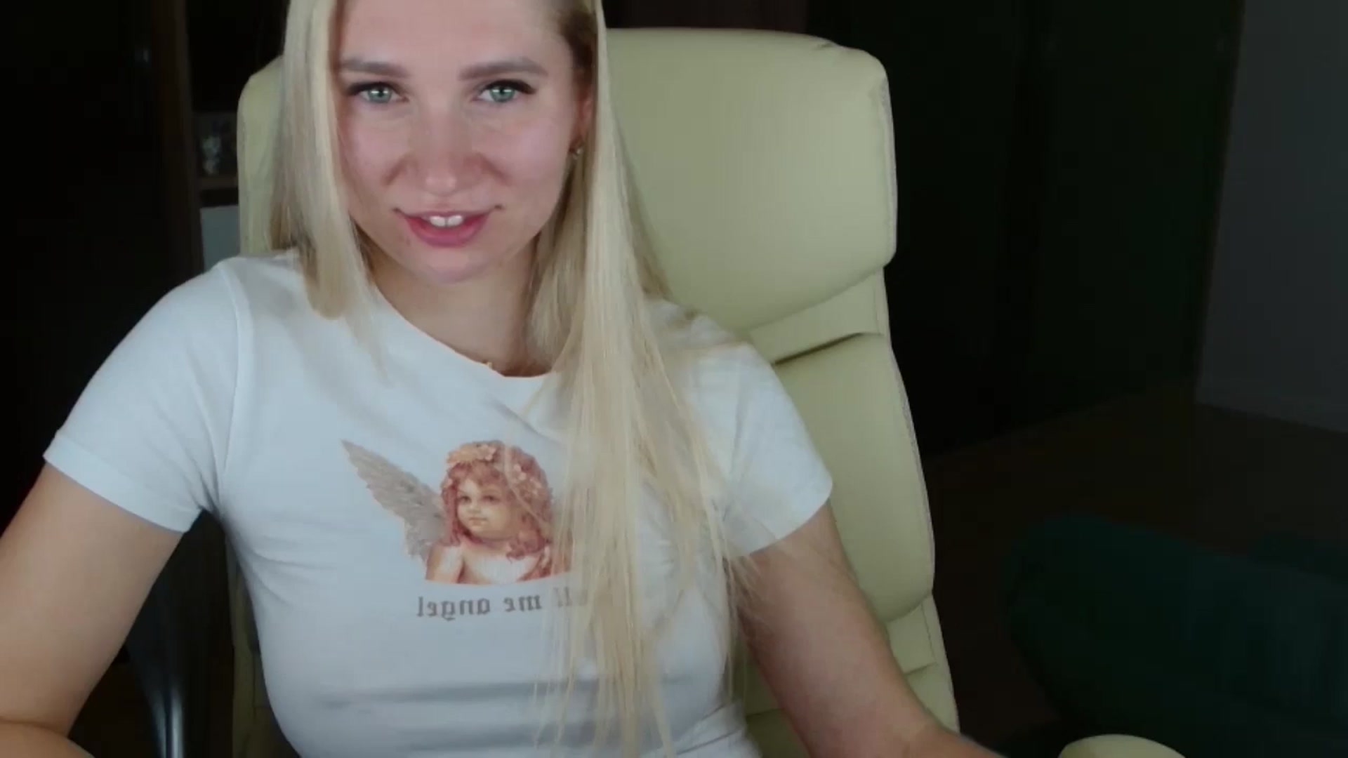 Gallery image thumbnail from Miss_Sylvia's myfreecams stream on, 11/24/2025, 19:50 image 15 of 20