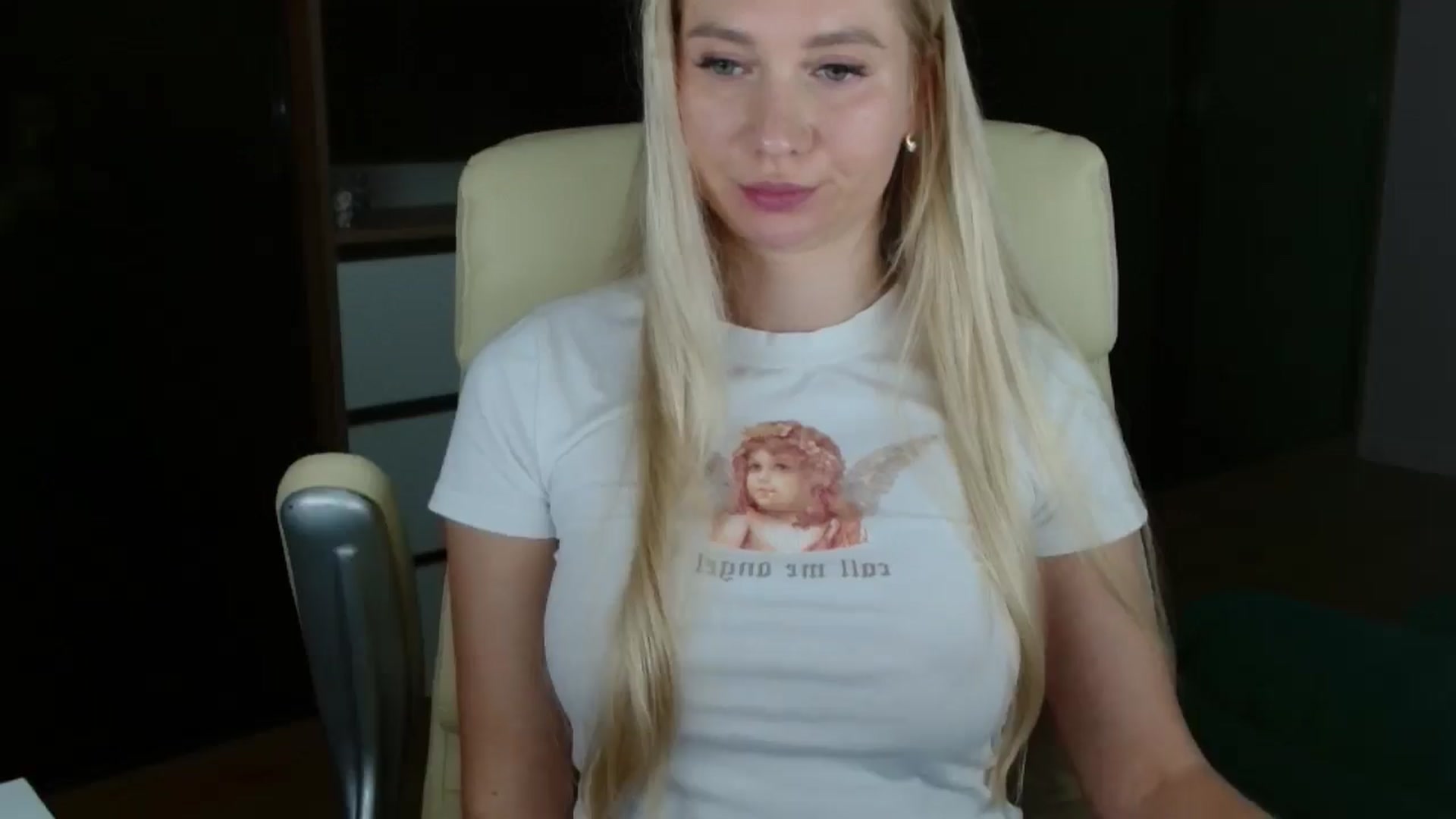 Gallery image thumbnail from Miss_Sylvia's myfreecams stream on, 12/01/2025, 19:16 image 17 of 20
