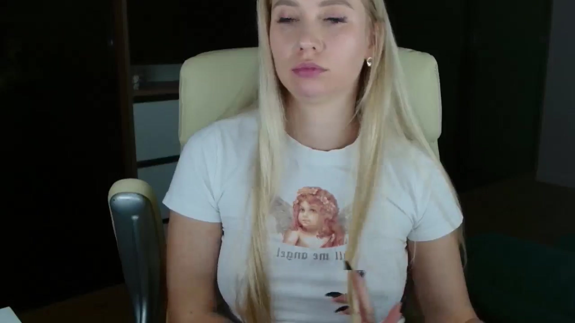 Gallery image thumbnail from Miss_Sylvia's myfreecams stream on, 12/01/2025, 19:16 image 16 of 20
