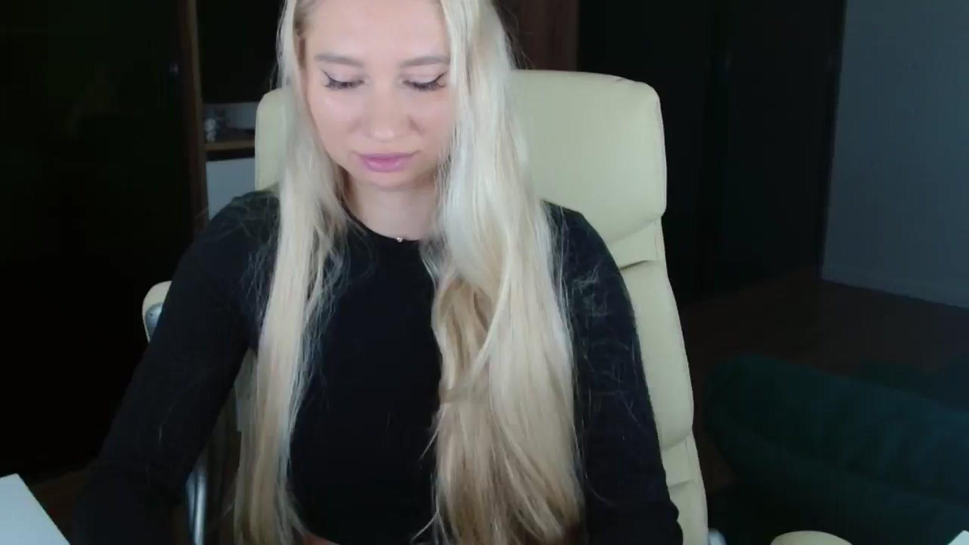 Gallery image thumbnail from Miss_Sylvia's myfreecams stream on, 12/03/2025, 16:53 image 4 of 20
