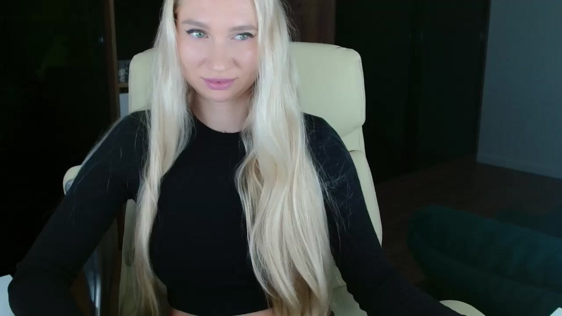 Gallery image thumbnail from Miss_Sylvia's myfreecams stream on, 12/03/2025, 16:53 image 19 of 20