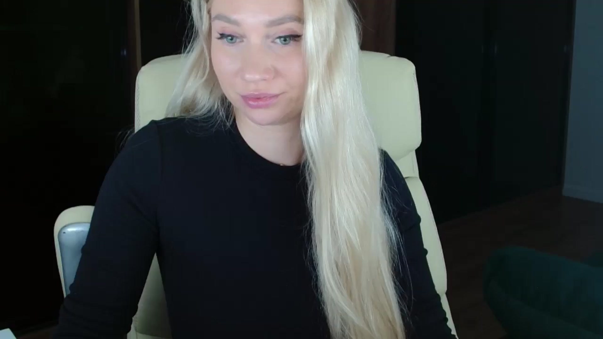 Gallery image thumbnail from Miss_Sylvia's myfreecams stream on, 12/03/2025, 20:15 image 8 of 20