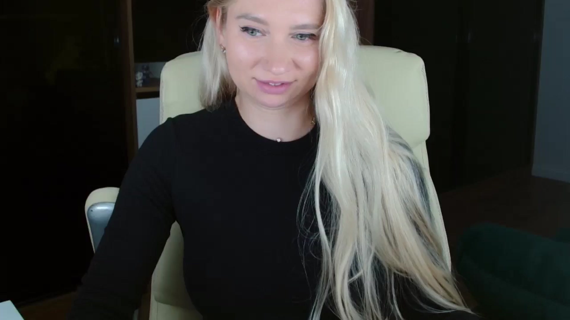 Gallery image thumbnail from Miss_Sylvia's myfreecams stream on, 12/03/2025, 20:15 image 20 of 20