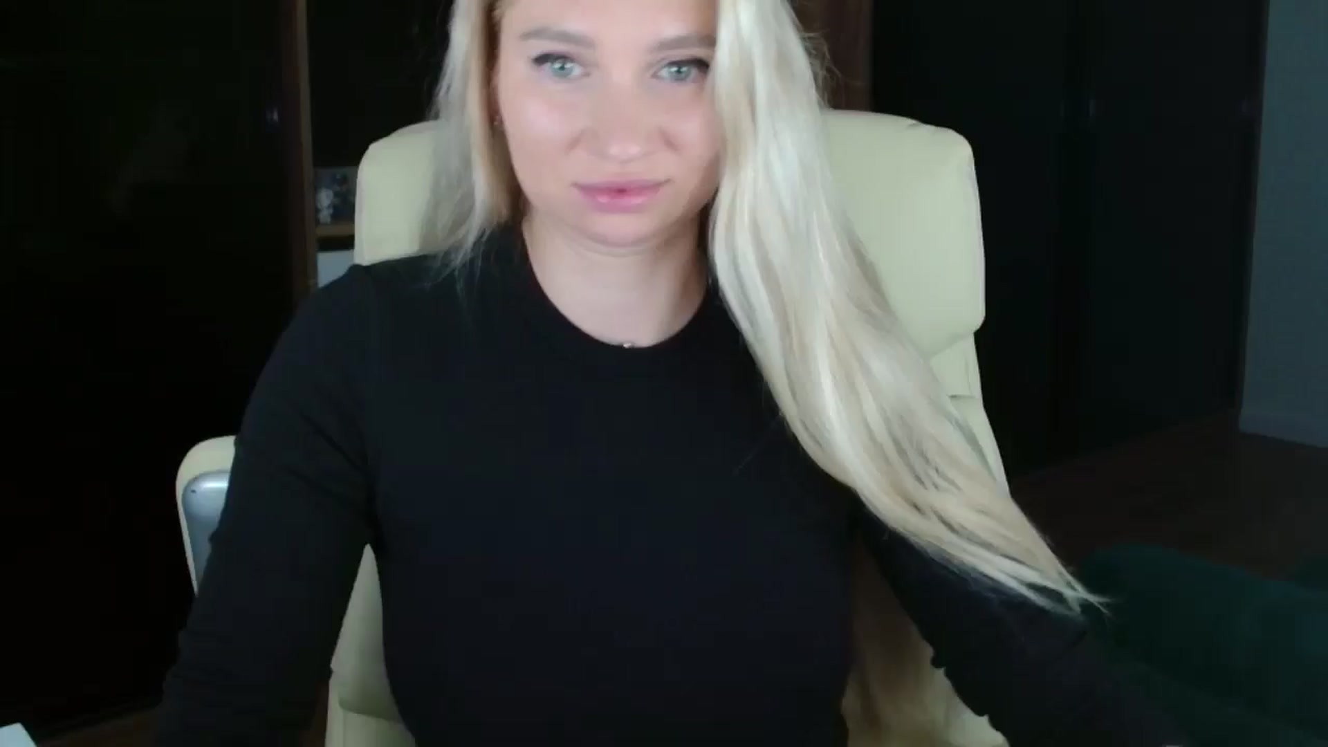 Gallery image thumbnail from Miss_Sylvia's myfreecams stream on, 12/03/2025, 20:15 image 1 of 20