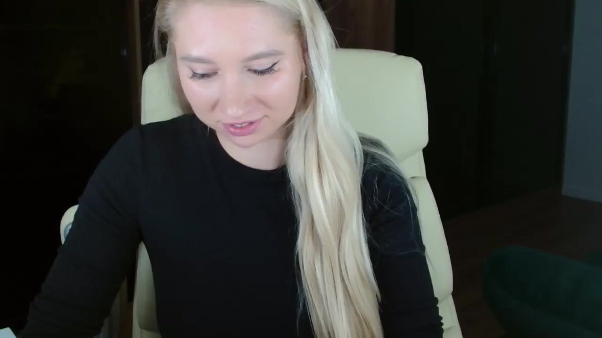 Gallery image thumbnail from Miss_Sylvia's myfreecams stream on, 12/03/2025, 20:15 image 4 of 20
