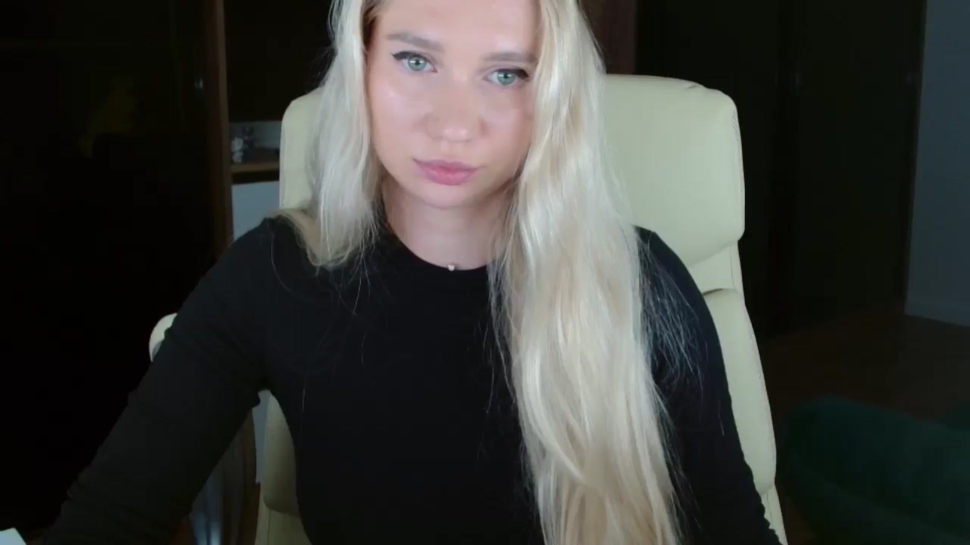 Gallery image thumbnail from Miss_Sylvia's myfreecams stream on, 12/03/2025, 20:15 image 12 of 20