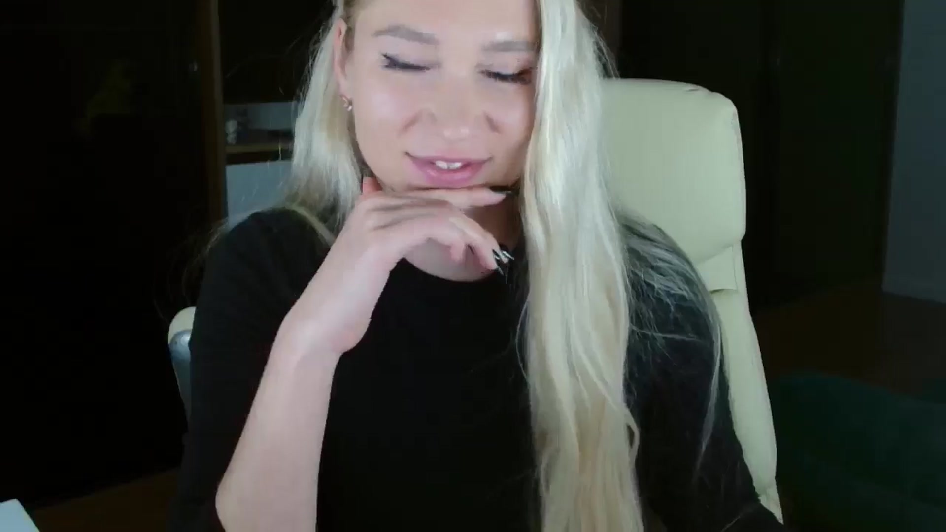 Gallery image thumbnail from Miss_Sylvia's myfreecams stream on, 12/03/2025, 20:15 image 15 of 20