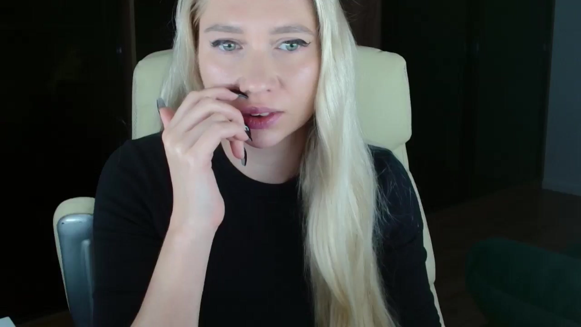 Gallery image thumbnail from Miss_Sylvia's myfreecams stream on, 12/03/2025, 20:15 image 6 of 20