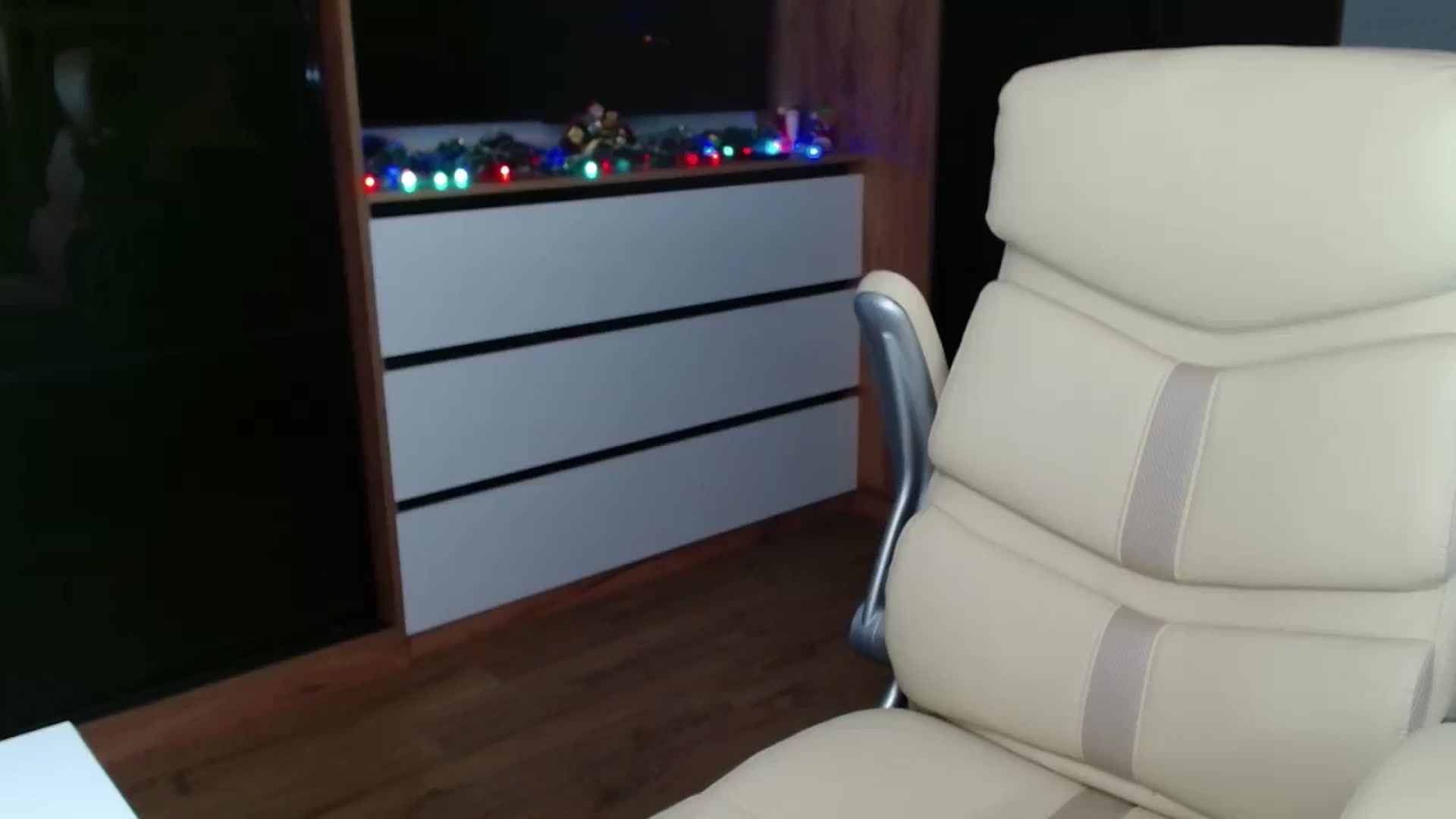 Gallery image thumbnail from Miss_Sylvia's myfreecams stream on, 12/14/2025, 22:13 image 5 of 20