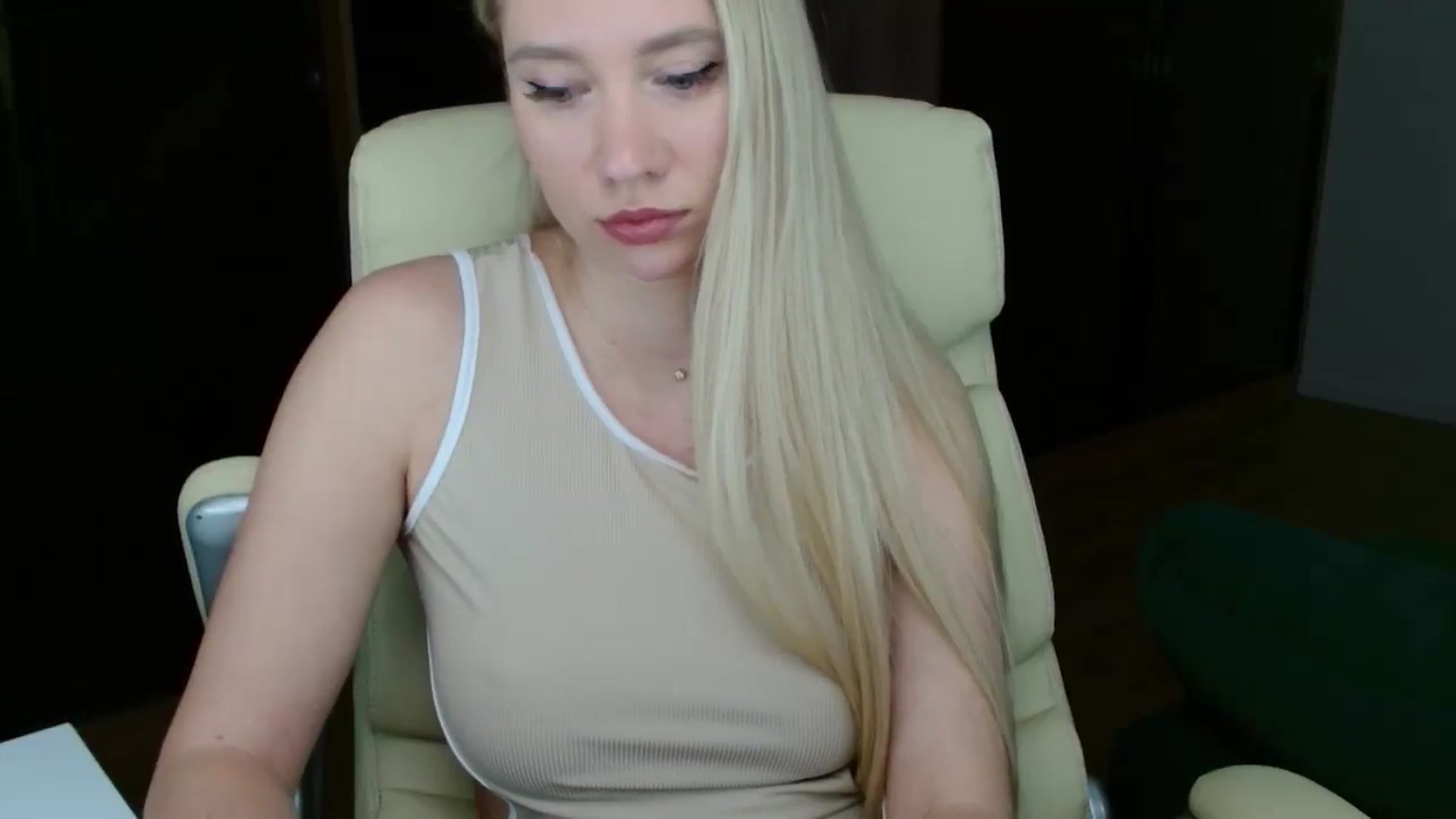 Gallery image thumbnail from Miss_Sylvia's myfreecams stream on, 12/14/2025, 22:13 image 13 of 20