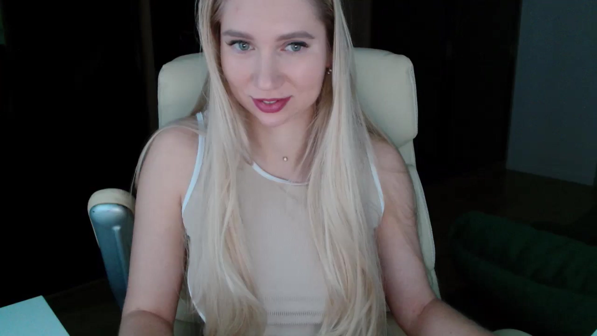 Gallery image thumbnail from Miss_Sylvia's myfreecams stream on, 12/16/2025, 13:36 image 17 of 20