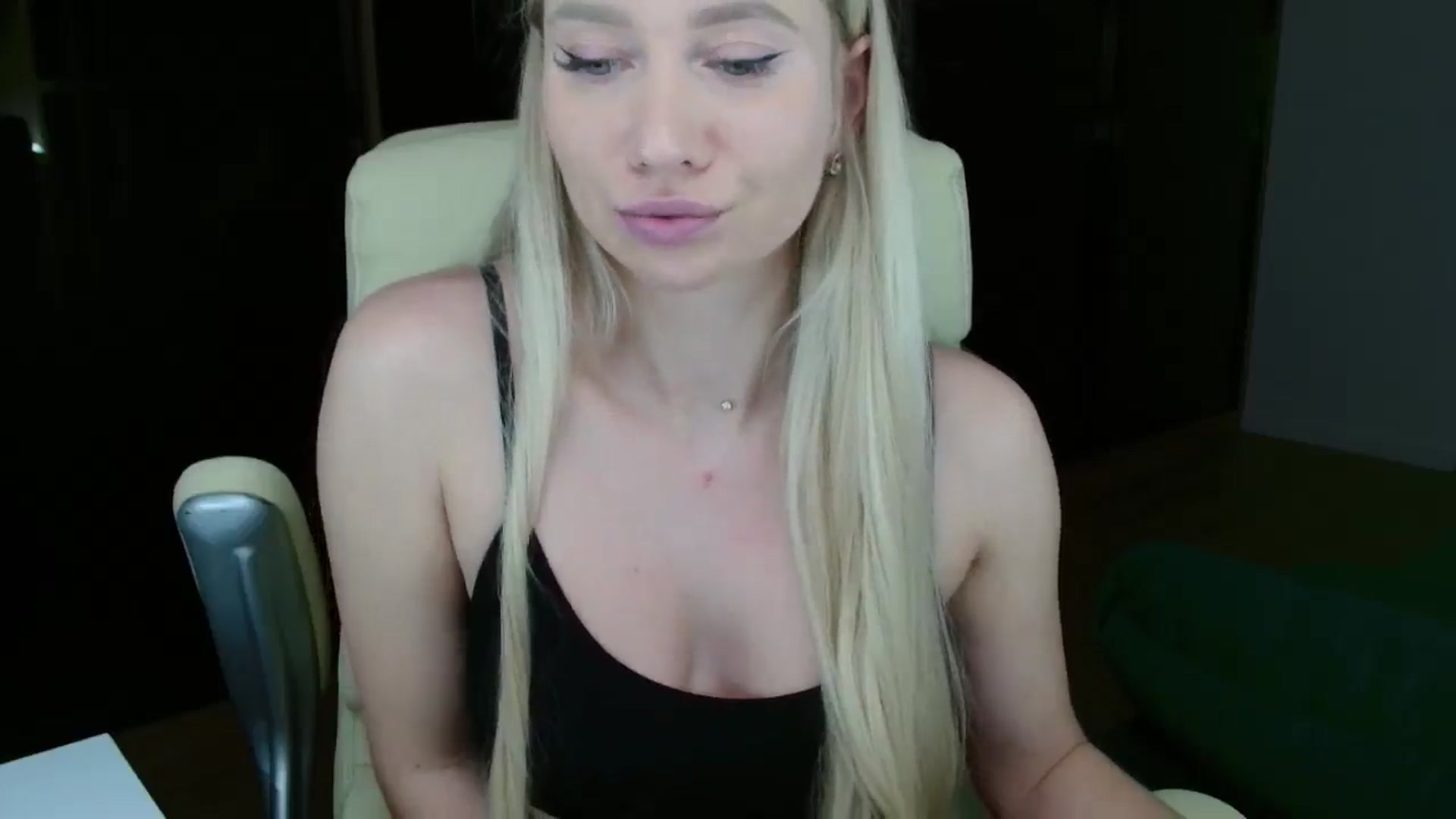 Gallery image thumbnail from Miss_Sylvia's myfreecams stream on, 12/22/2025, 17:32 image 9 of 20