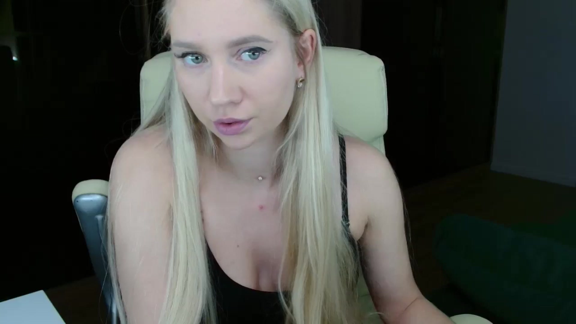 Gallery image thumbnail from Miss_Sylvia's myfreecams stream on, 12/22/2025, 17:32 image 5 of 20