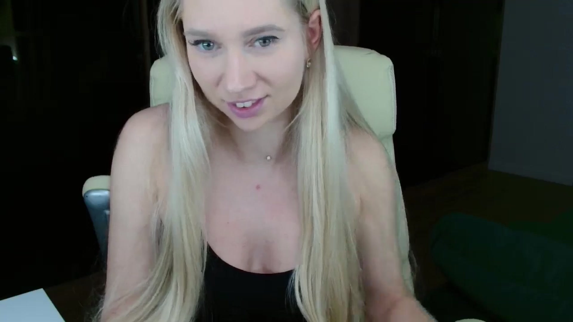 Gallery image thumbnail from Miss_Sylvia's myfreecams stream on, 12/22/2025, 17:32 image 11 of 20