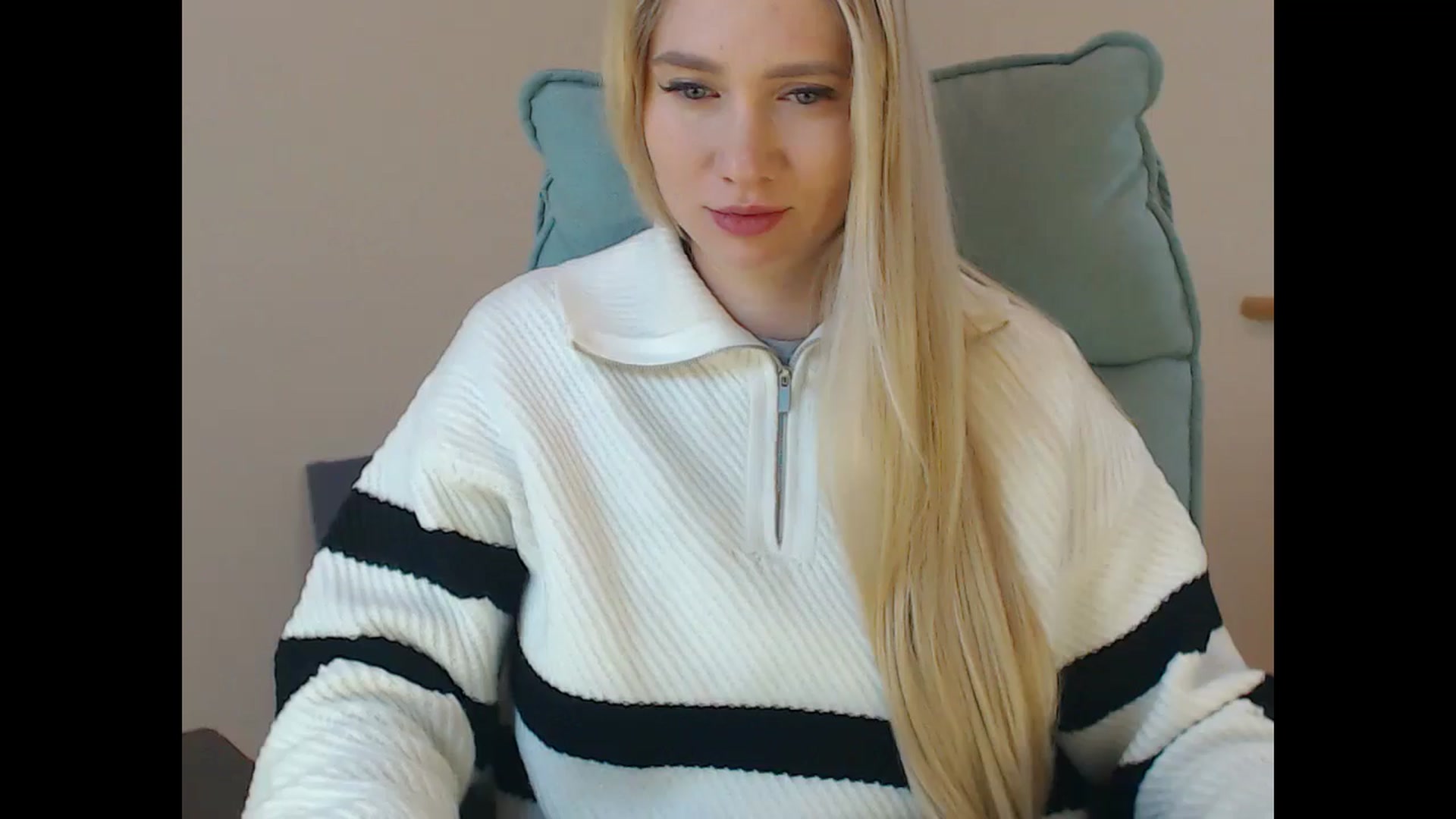 Gallery image thumbnail from Miss_Sylvia's myfreecams stream on, 12/25/2025, 19:10 image 20 of 20