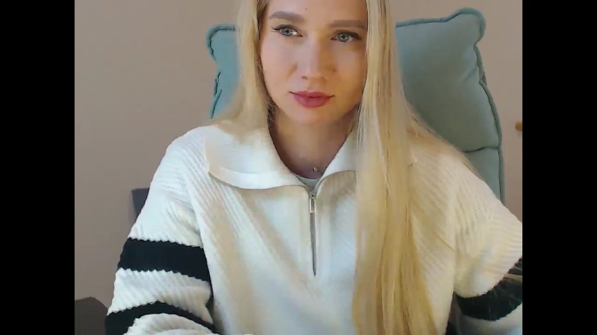 Gallery image thumbnail from Miss_Sylvia's myfreecams stream on, 12/25/2025, 19:10 image 9 of 20
