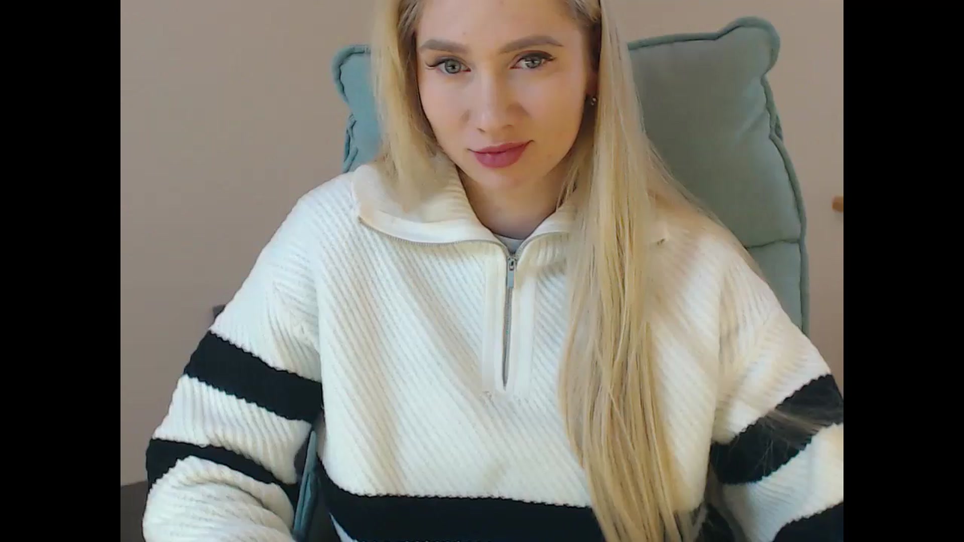 Gallery image thumbnail from Miss_Sylvia's myfreecams stream on, 12/25/2025, 19:10 image 10 of 20