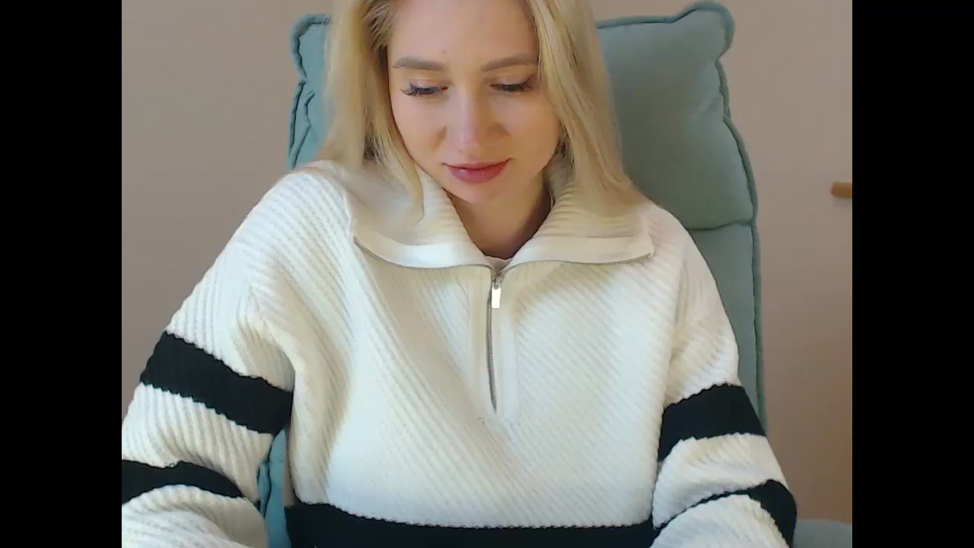 Gallery image thumbnail from Miss_Sylvia's myfreecams stream on, 12/25/2025, 20:14 image 1 of 20