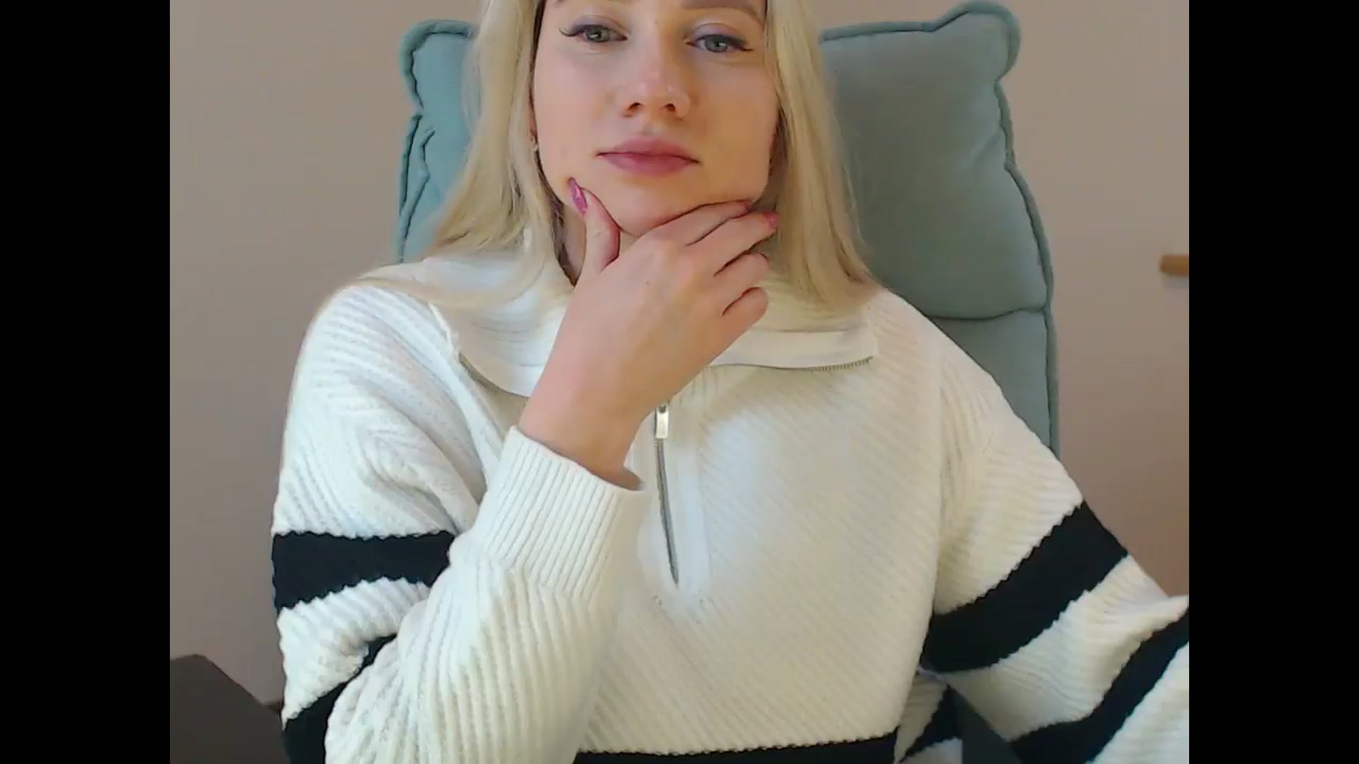 Gallery image thumbnail from Miss_Sylvia's myfreecams stream on, 12/25/2025, 20:14 image 2 of 20