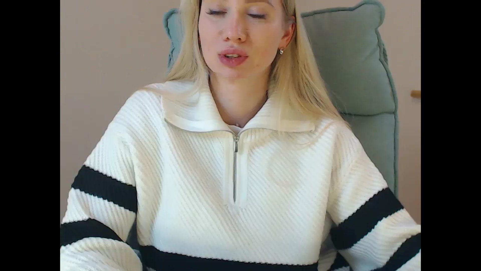 Gallery image thumbnail from Miss_Sylvia's myfreecams stream on, 12/25/2025, 20:14 image 10 of 20